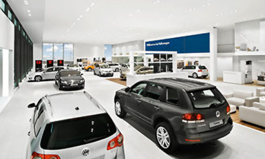 Volkswagen a metano, un successo travolgente: boom di domanda, vendite sospese