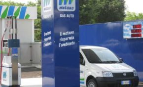 Raddoppiano i “benzinai” per le auto a biometano