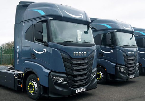 Amazon sale sui camion a biometano di Iveco